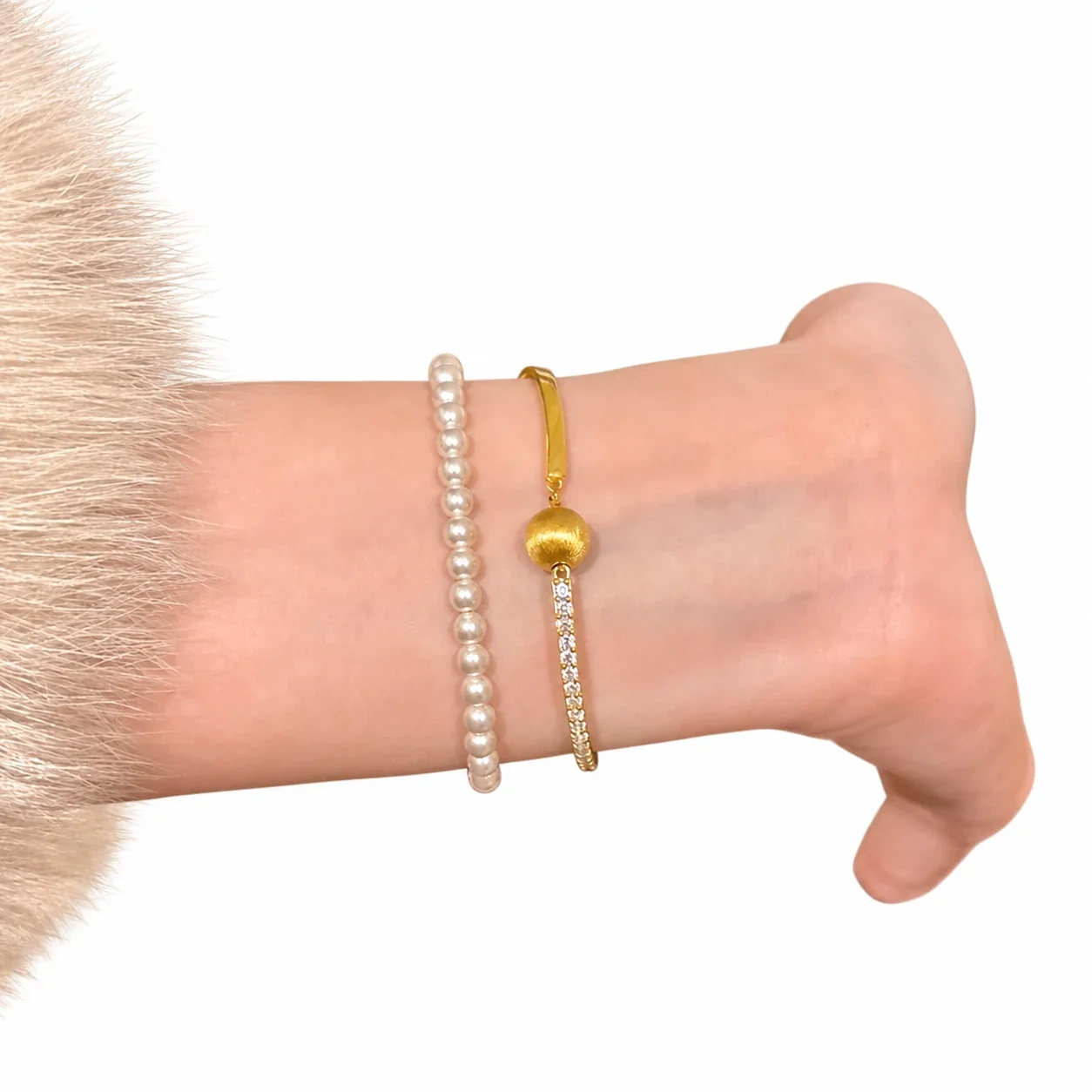 Refined Gold-Plated Brushed Ball Crystal Bar Copper Bracelet