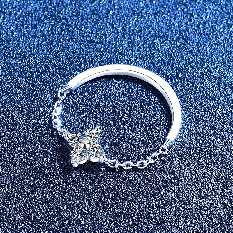 Delicate 925 Sterling Silver Clover Moissanite Chain Ring