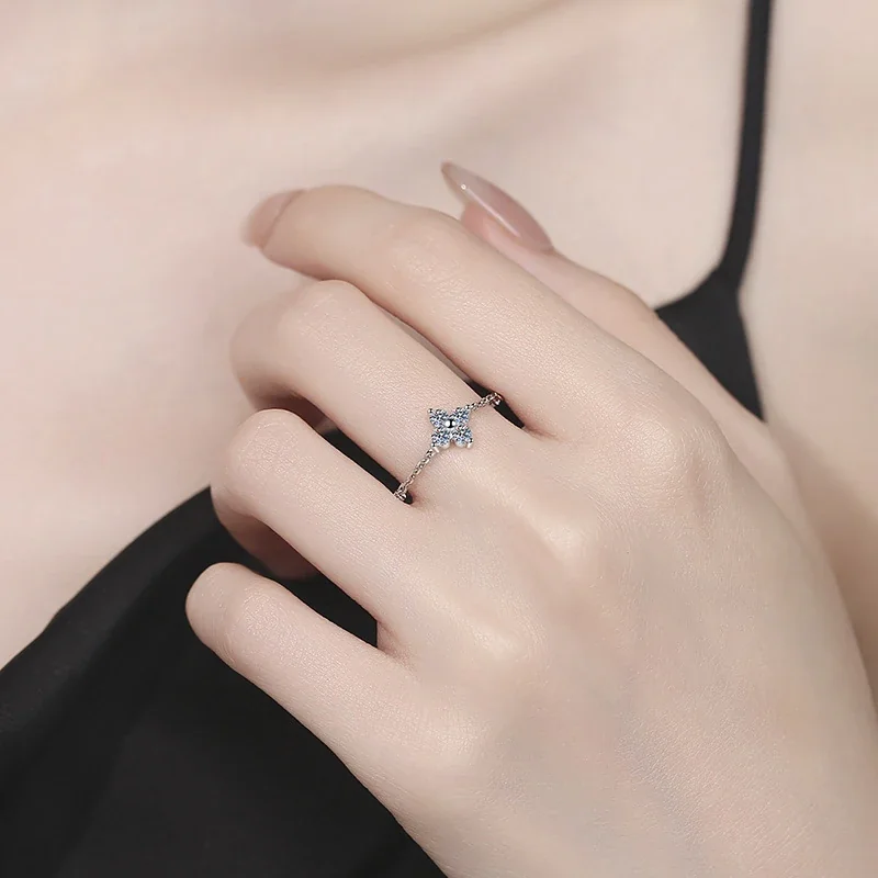 Delicate 925 Sterling Silver Clover Moissanite Chain Ring