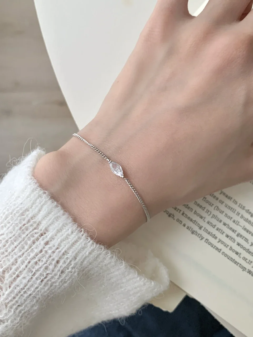 Delicate 925 sterling silver Marquise Crystal Curb Bracelet - Silver