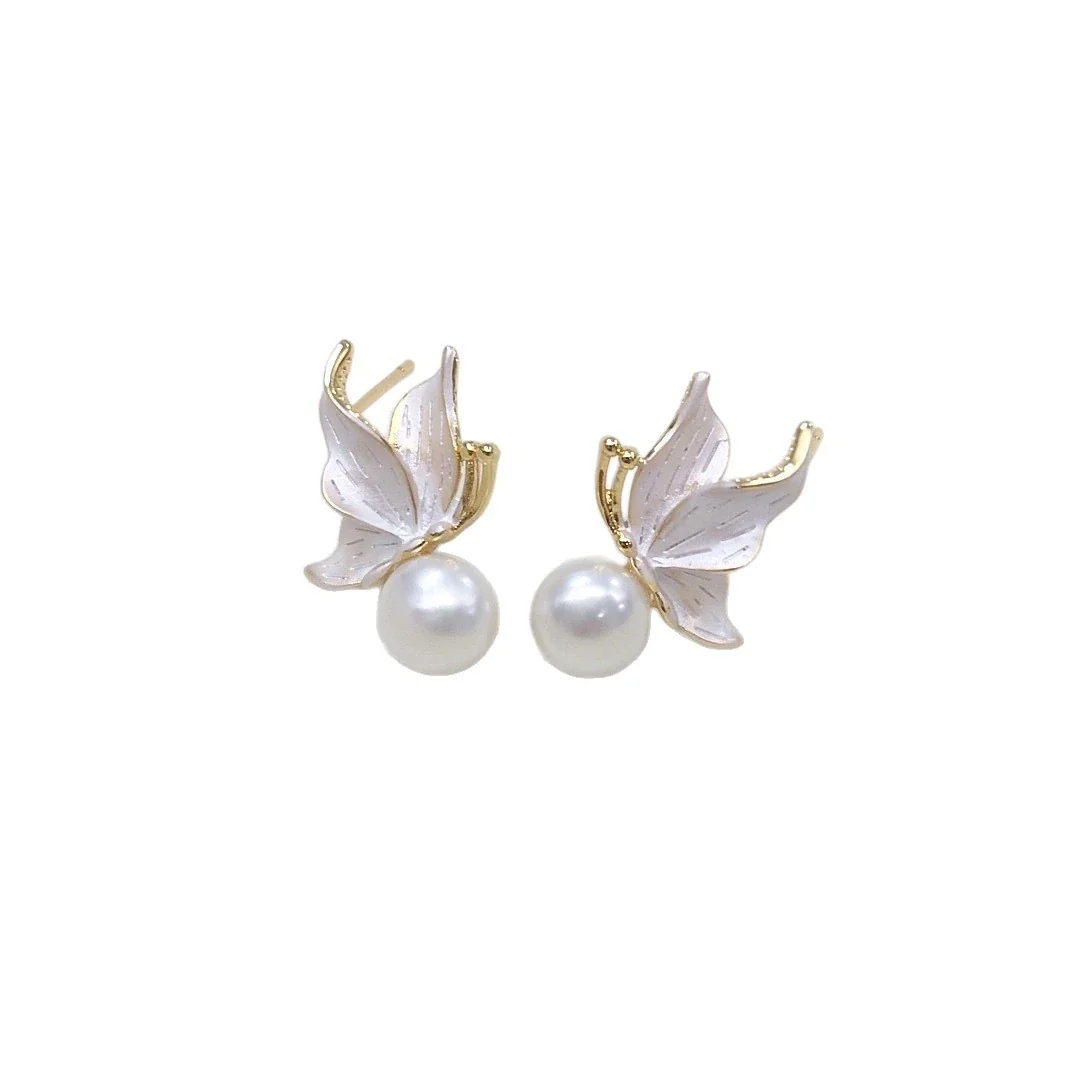 Luminous Gold-Plated Butterfly Leaf Freshwater Pearl Stud Earrings