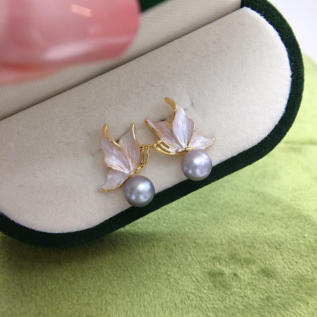 Luminous Gold-Plated Butterfly Leaf Freshwater Pearl Stud Earrings