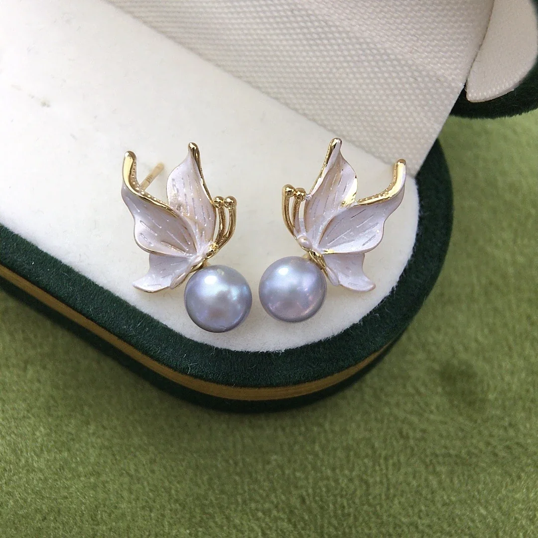 Luminous Gold-Plated Butterfly Leaf Freshwater Pearl Stud Earrings - Gray