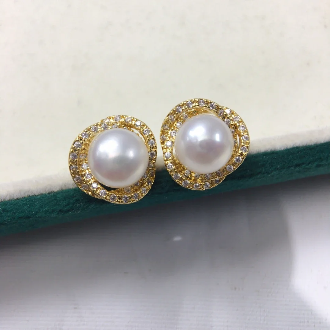 Nest Halo Gold-Plated Pearl Pavé Stud Earrings