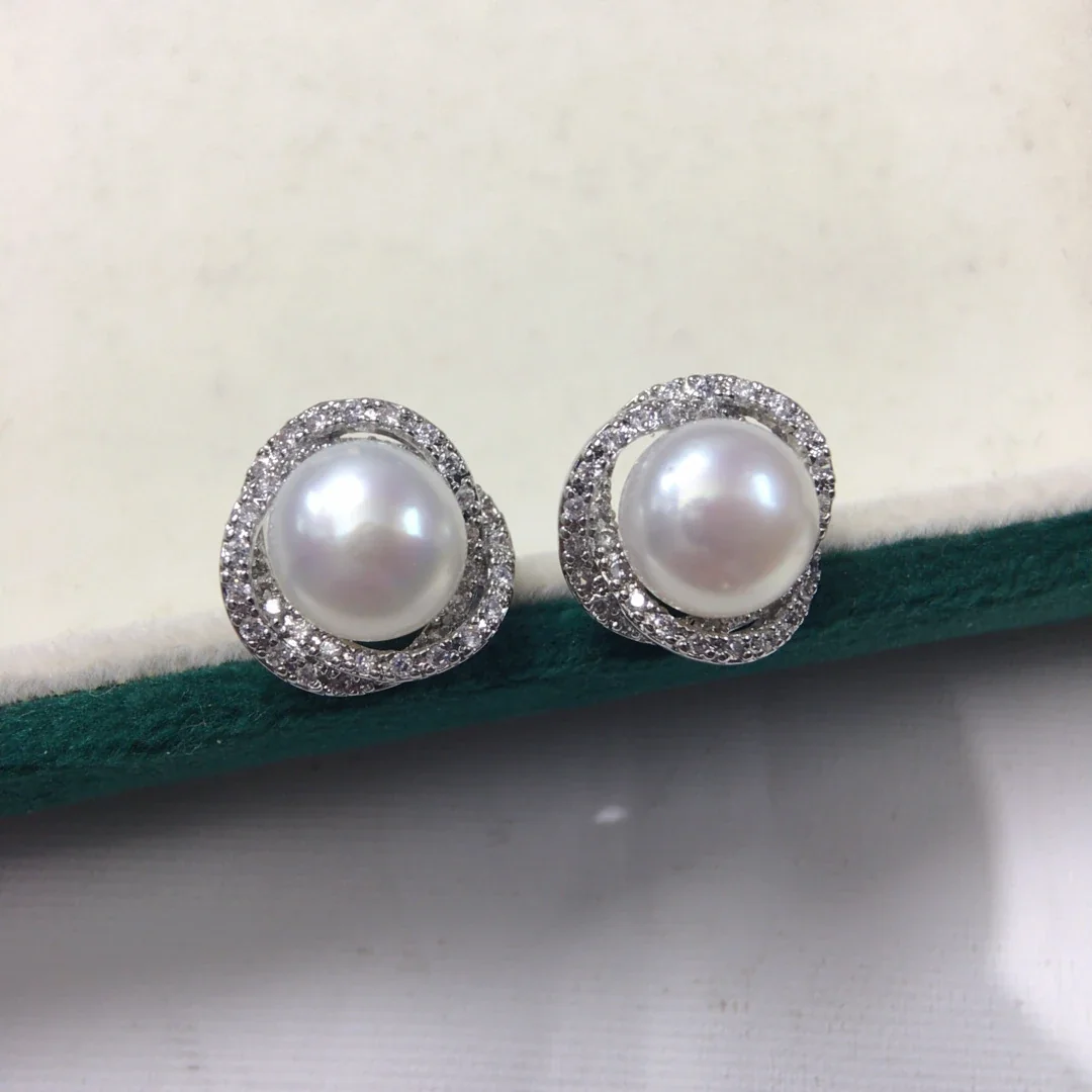 Nest Halo Gold-Plated Pearl Pavé Stud Earrings