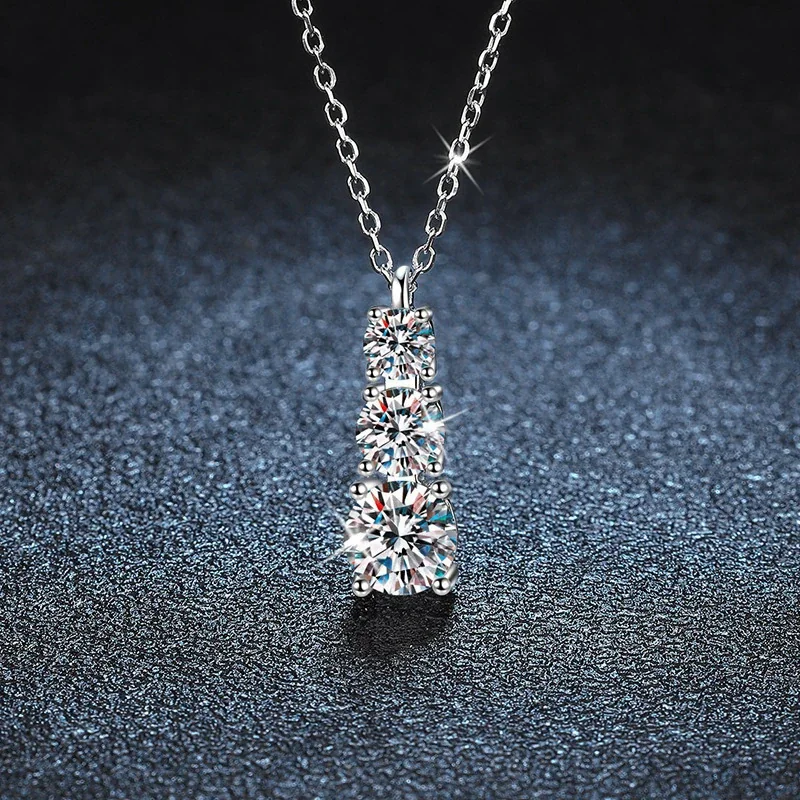 Refined 925 Sterling Silver Three-Stone Round Moissanite Necklace