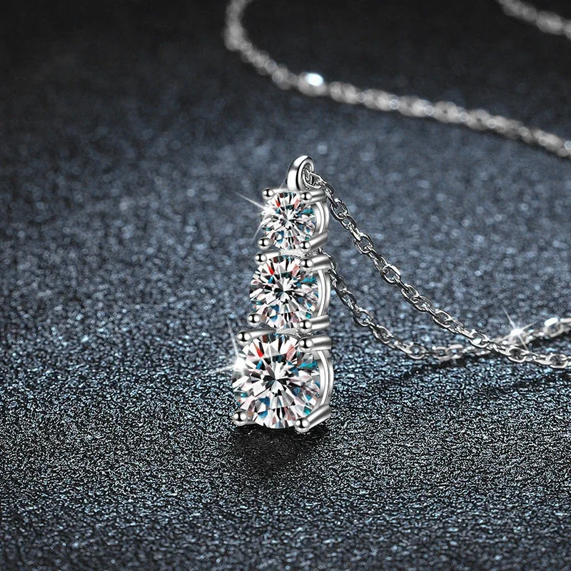 Refined 925 Sterling Silver Three-Stone Round Moissanite Necklace