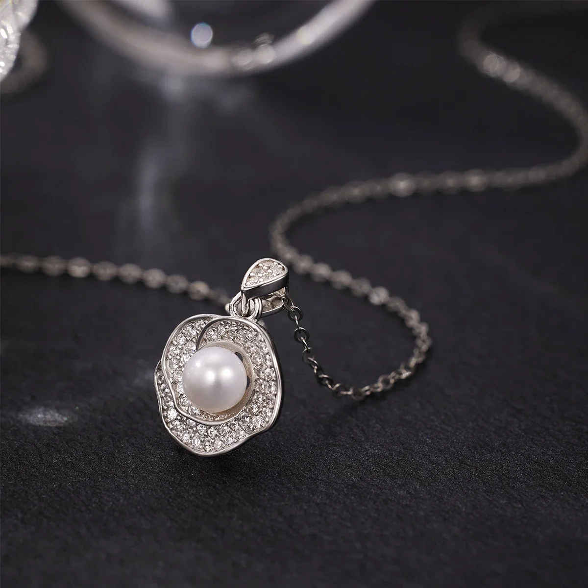 Floral 925 Sterling Silver Pearl Pavé Pendant Necklace