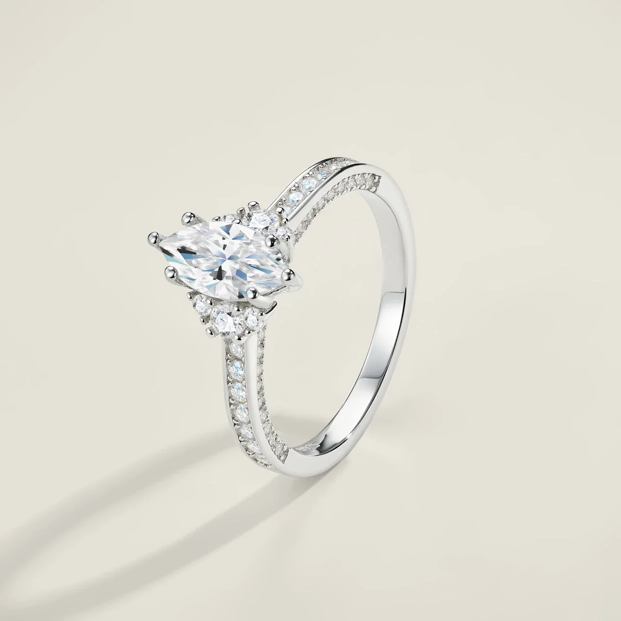 Luminous 925 Sterling Silver Pear-Cut Pavé Split-Shank Ring