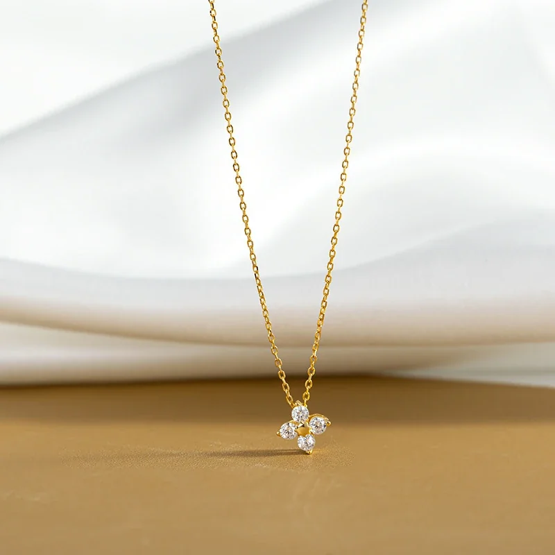 Delicate 925 Sterling Silver Four-Stone Flower Pendant Necklace - Gold