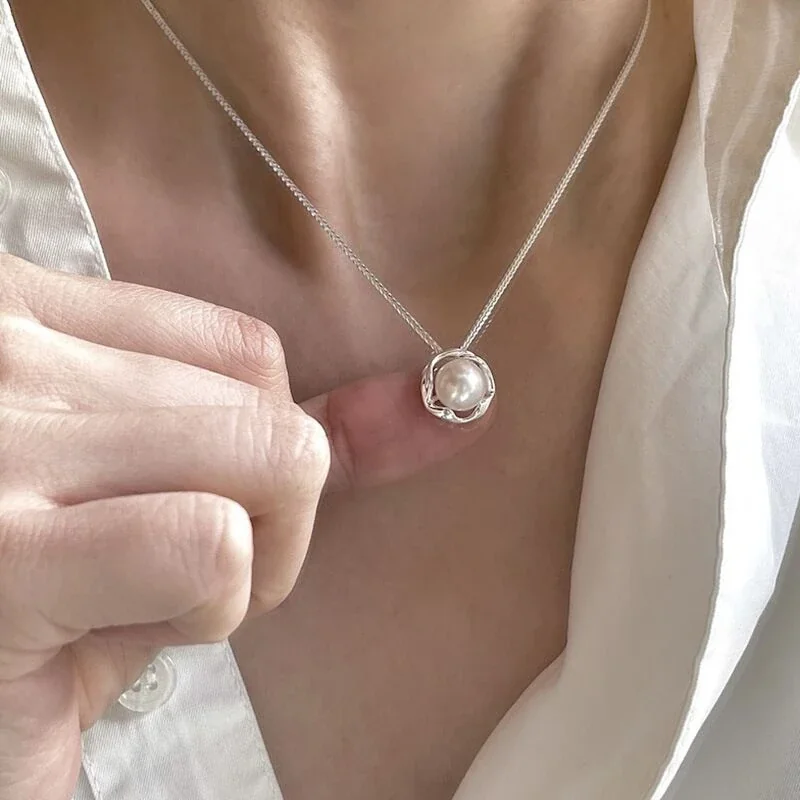Sculptural 925 Sterling Silver Pearl Halo Pendant Necklace