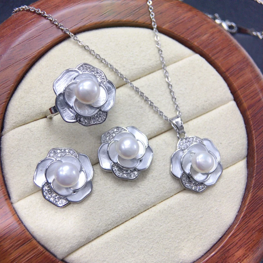 Camellia Petal Silver-Plated Freshwater Pearl Jewelry Set - Silver