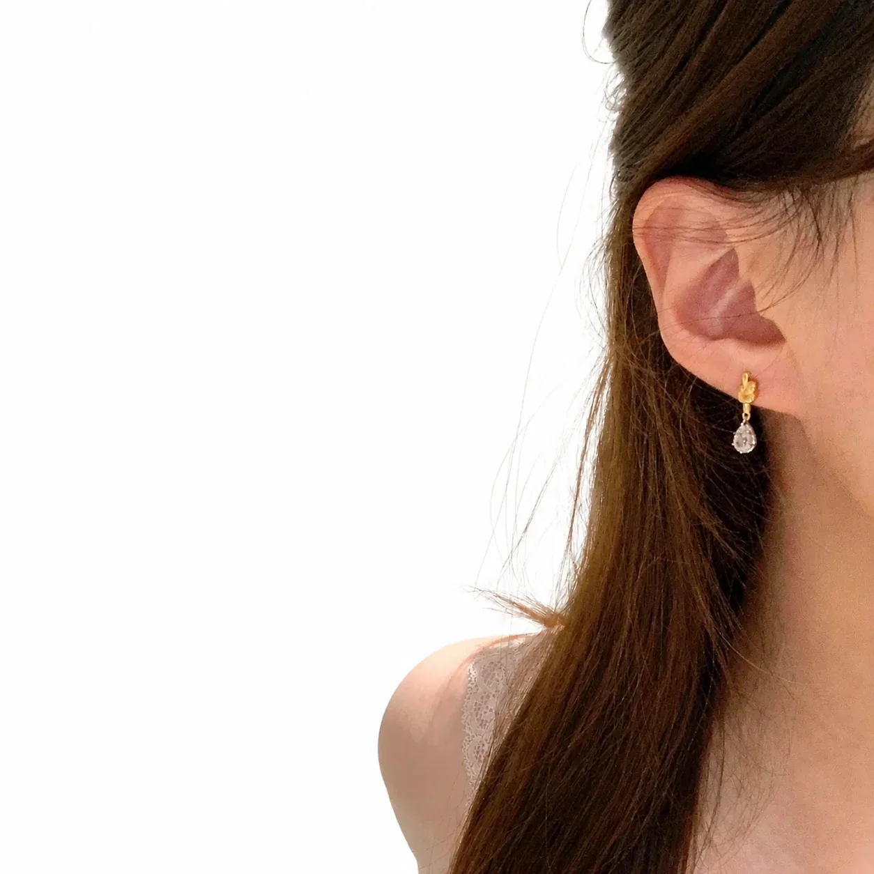 Refined Gold-Plated Knot Teardrop Crystal Copper Drop Earrings